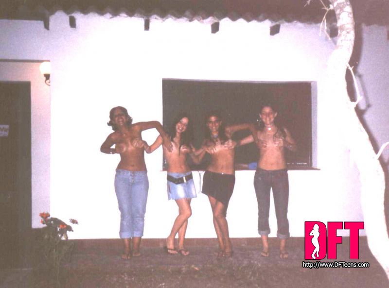 amateur jovencitas ana, rakel, marta, cristina, en tetas.jpg